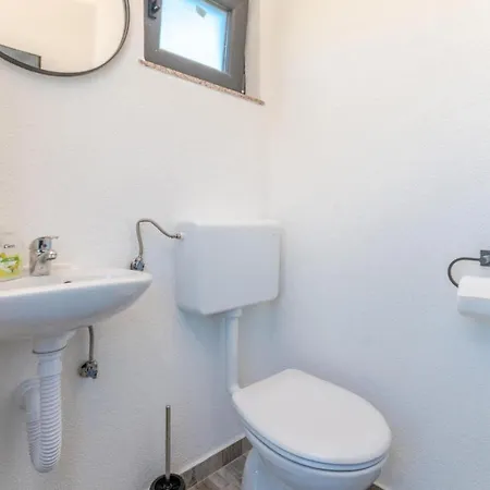 Cozy In Sveti Fiilip I Jakov Ferienhaus